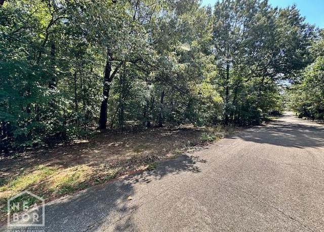 Property at 2 Sherwood Oaks Ln, Jonesboro, AR 72404