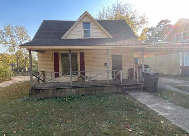 Property at 714 W Locust St W, Paragould, AR 72450, 2 beds, 1 bath