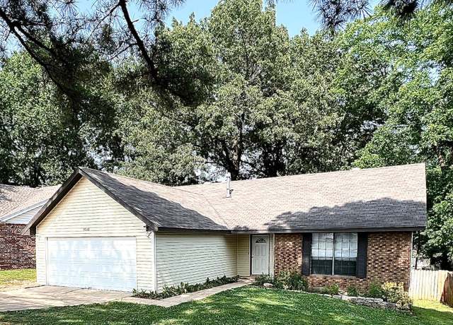 Property at 1010 Ferrell St, Jonesboro, AR 72401, 3 beds, 2 baths