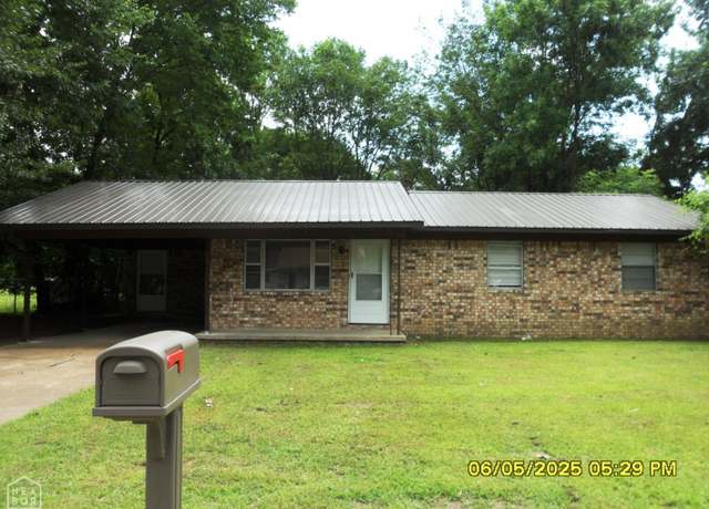 Property at 404 Logan St, Newport, AR 72112, 3 beds, 1 bath