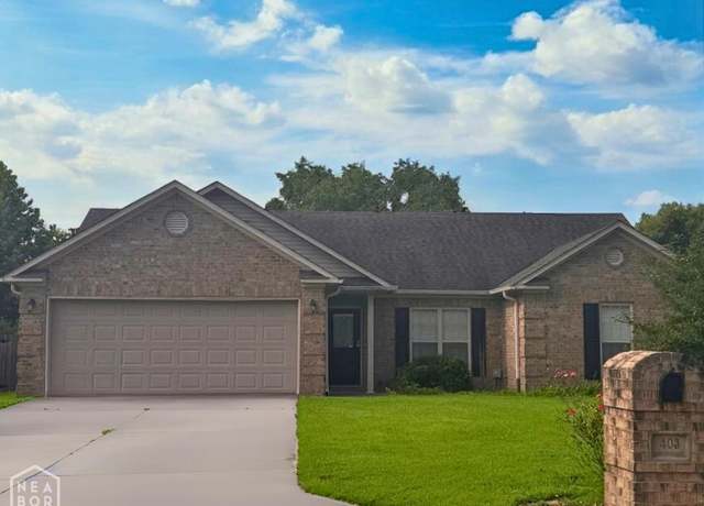 Property at 403 Brookstone Dr, Jonesboro, AR 72404, 3 beds, 2 baths