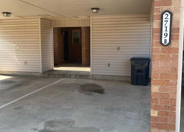 Property at 2719 Greenbriar Dr, Jonesboro, AR 72401, 2 beds, 2 baths