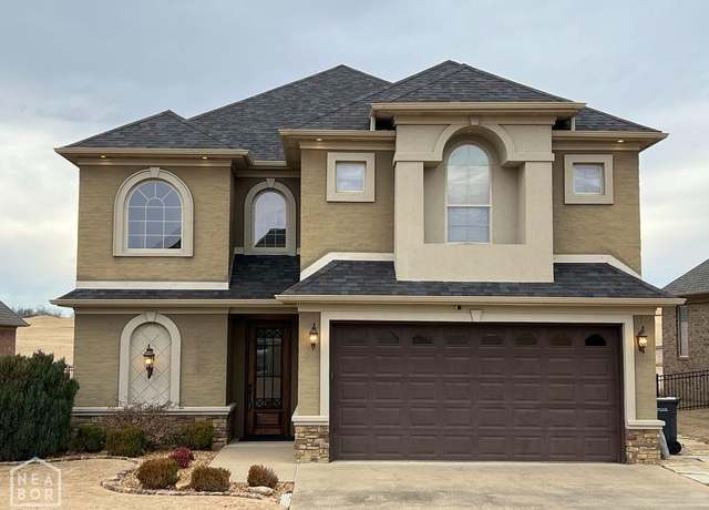Property at 4518 Clubhouse Dr, Jonesboro, AR 72405, 4 beds, 3.5 baths