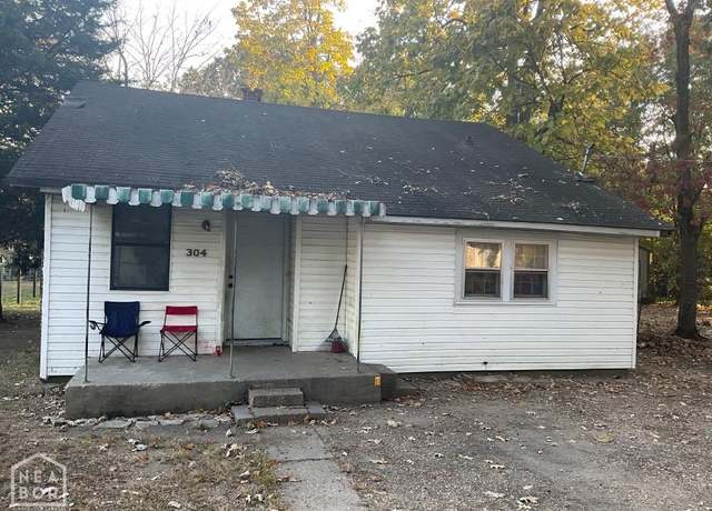 Property at 304 W Ruby St W, Paragould, AR 72450, 3 beds, 1 bath
