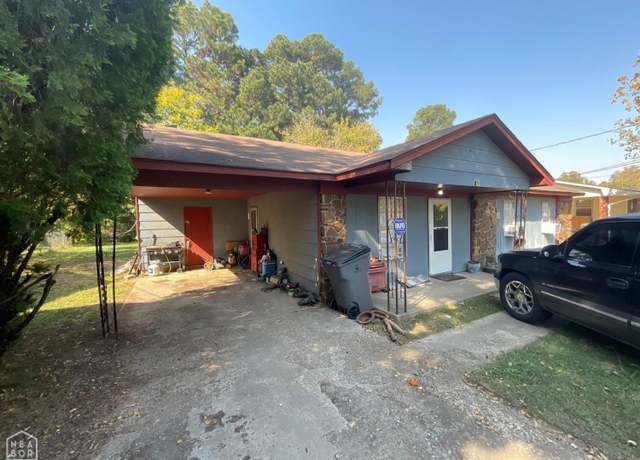 Property at 102 N 11th Ave N, Paragould, AR 72450, 3 beds, 1 bath