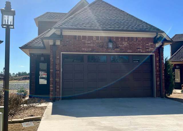 Property at 2807 Village Meadow Cv, Jonesboro, AR 72405, 3 beds, 2.5 baths