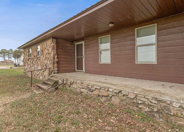 Property at 616 Main St, Leachville, AR 72438, 3 beds, 2 baths