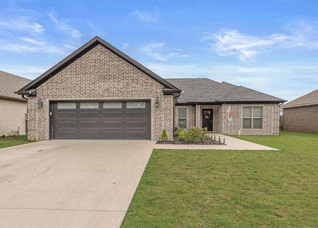 Property at 1003 Ava Ln, Paragould, AR 72450, 3 beds, 2 baths