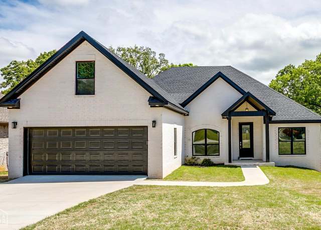 Property at 5040 Rockport Dr, Jonesboro, AR 72404, 4 beds, 2 baths