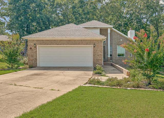 Property at 2101 Belleview Cv, Jonesboro, AR 72404, 5 beds, 3 baths