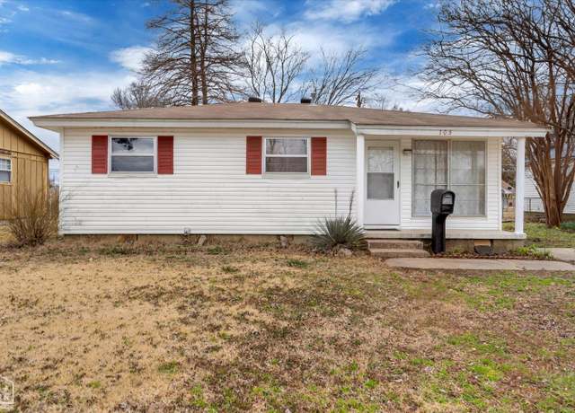 Property at 105 S Magnolia Dr, Trumann, AR 72472, 3 beds, 1 bath