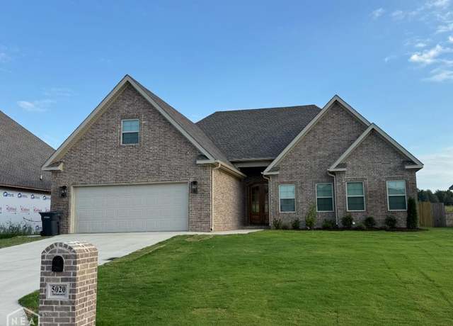 Property at 5020 Deliverance Dr, Jonesboro, AR 72405, 4 beds, 2.5 baths