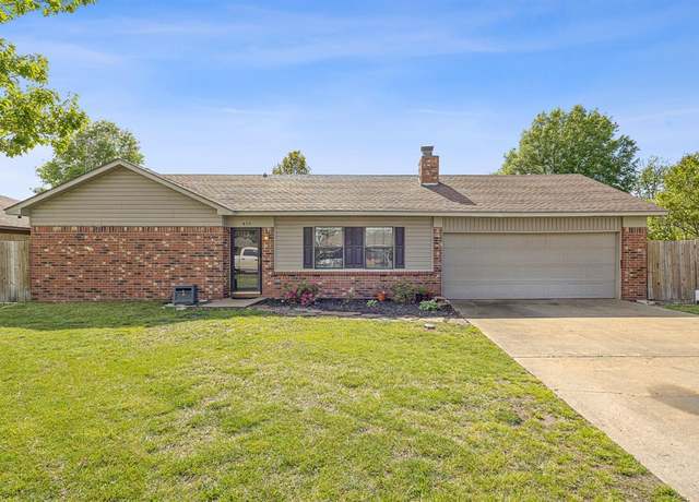 Property at 419 Crestmont Cir, Blytheville, AR 72315, 3 beds, 2 baths