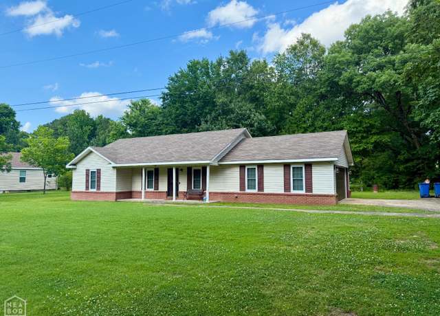 Property at 1510 Pratt Circle Cir, Jonesboro, AR 72401, 3 beds, 2 baths