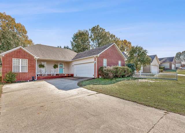 Property at 214 Holmes Rd, Jonesboro, AR 72405, 3 beds, 2 baths