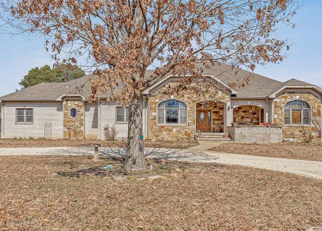 Property at 4515 Peachtree Ave, Jonesboro, AR 72405, 4 beds, 2.5 baths