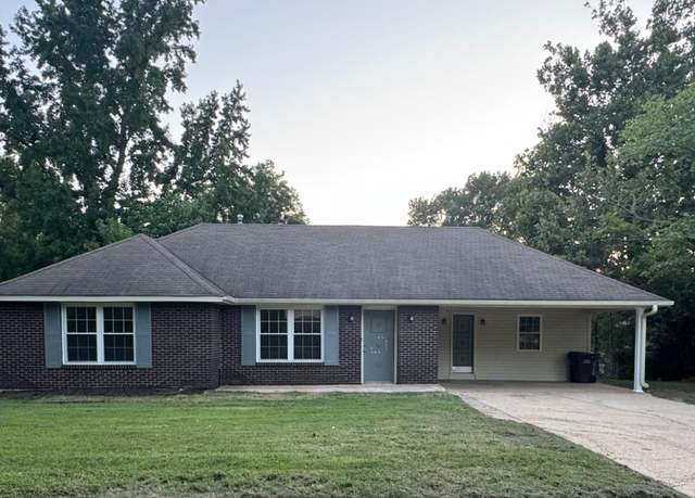 Property at 1809 Crestview St, Jonesboro, AR 72401, 3 beds, 1.5 baths