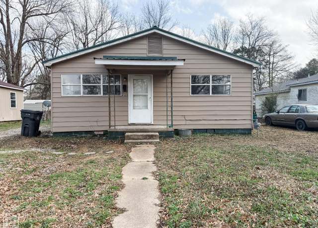 Property at 414 NE 4th St, Walnut Ridge, AR 72476, 3 beds, 1 bath