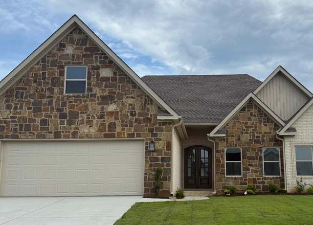 Property at 5028 Deliverance Dr, Jonesboro, AR 72405, 4 beds, 2.5 baths