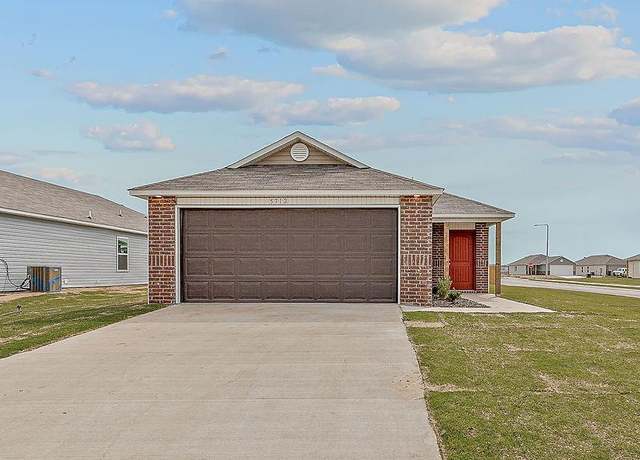 Property at 5712 Boone St, Jonesboro, AR 72404, 3 beds, 2 baths