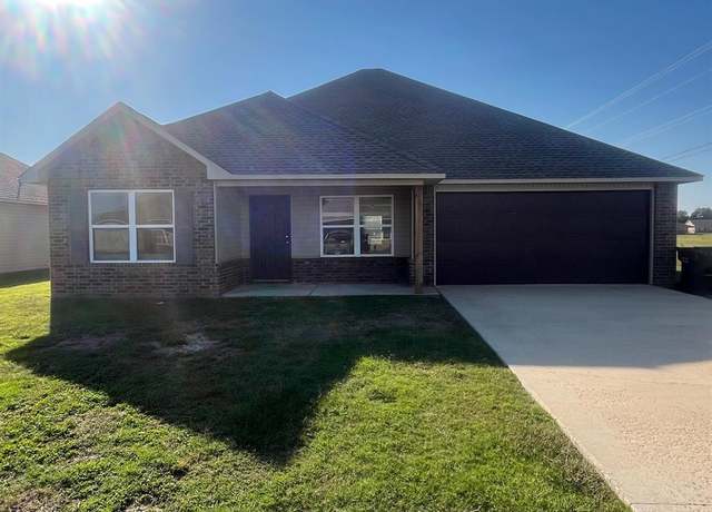 Property at 3701 Churchill Dr, Jonesboro, AR 72404, 4 beds, 2 baths