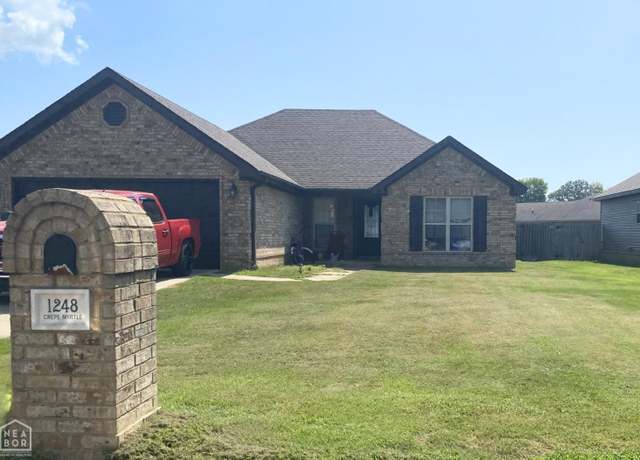 Property at 1248 Crepe Myrtle Dr, Jonesboro, AR 72405, 3 beds, 2 baths