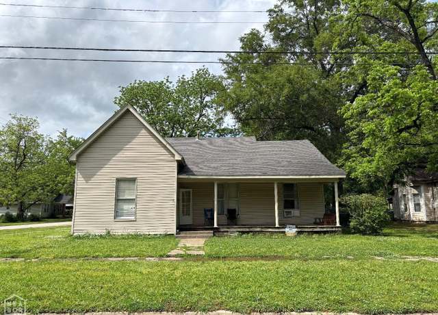 Property at 1020 W Jefferson Ave, Jonesboro, AR 72401, 3 beds, 1 bath
