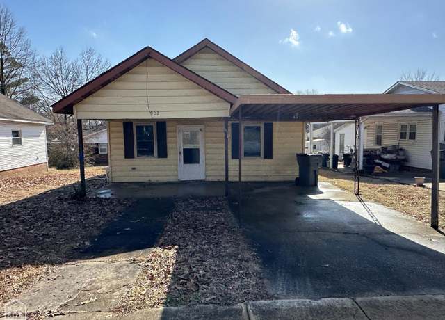 Property at 902 Park St, Paragould, AR 72450, 2 beds, 1 bath