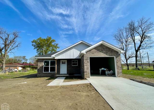 Property at 526 Maple St, Trumann, AR 72472, 3 beds, 2 baths