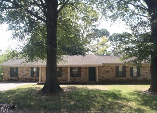 Property at 102 N Holt Ave, Tuckerman, AR 72473, 3 beds, 2 baths