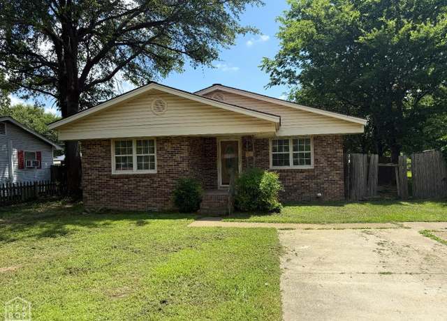 Property at 812 Swaney Ave, Trumann, AR 72472, 4 beds, 2.5 baths