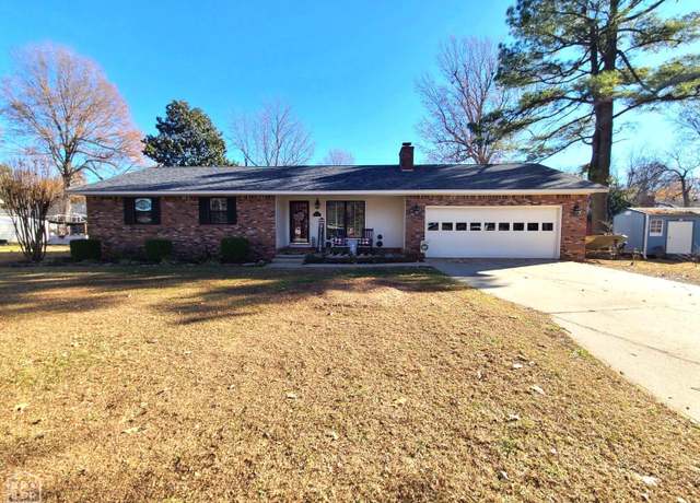Property at 811 Sugar Cree Ln, Piggott, AR 72450, 3 beds, 2 baths