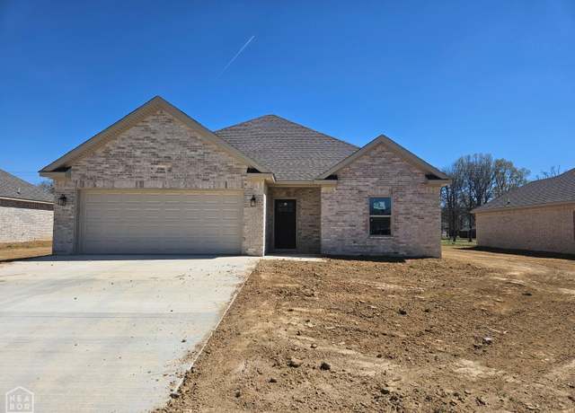Property at 4566 Plymouth St, Jonesboro, AR 72405, 3 beds, 2 baths