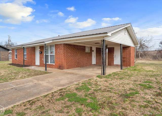 Property at 215 Delta Ave, Trumann, AR 72472, 3 beds, 1.5 baths
