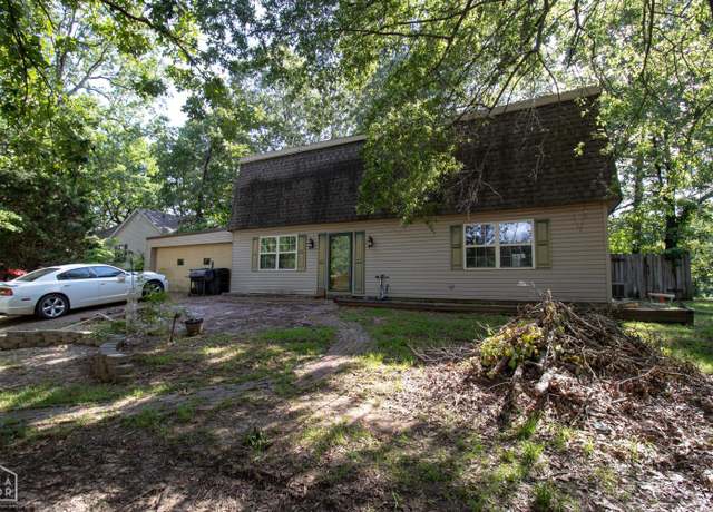 Property at 3201 Candlewood Dr, Jonesboro, AR 72404, 3 beds, 2.5 baths