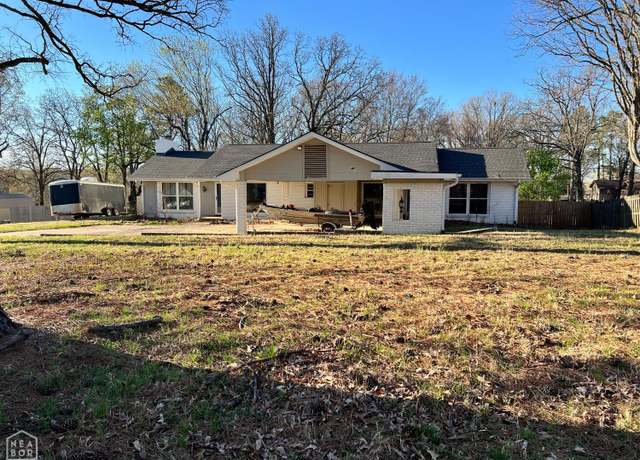 Property at 2017 Boundary Oaks Dr, Jonesboro, AR 72404, 3 beds, 3 baths