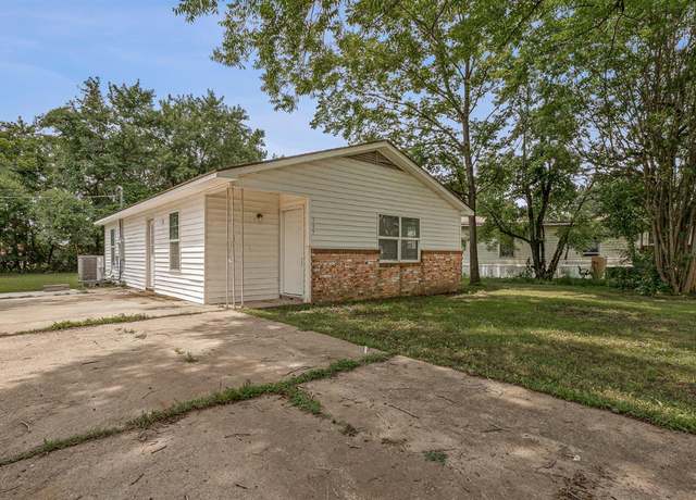 Property at 109 Center St St, Blytheville, AR 72315, 3 beds, 1 bath