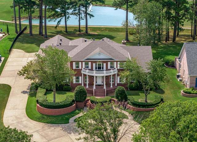 Property at 3705 Sawgrass Dr, Jonesboro, AR 72404, 4 beds, 4.5 baths