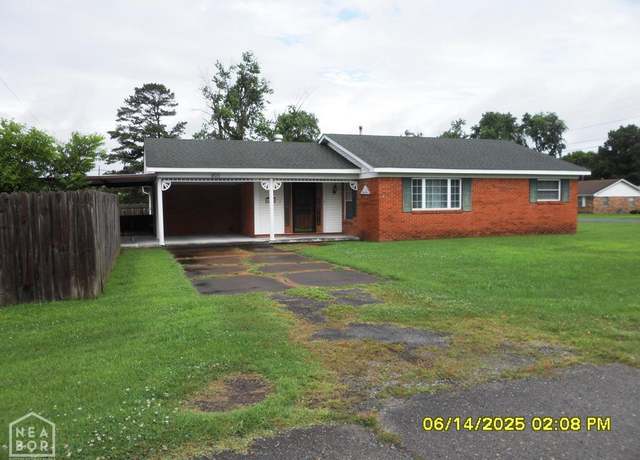 Property at 805 Cherokee Dr, Newport, AR 72112, 3 beds, 1.5 baths