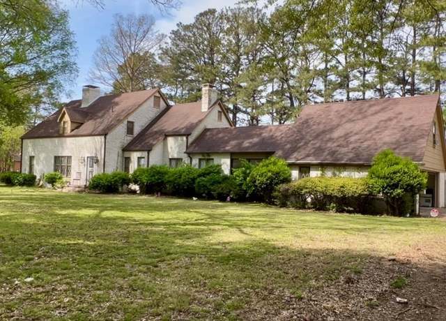 Property at 205 S Brickey St, Osceola, AR 72370, 5 beds, 4 baths