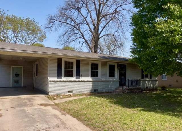 Property at 704 W Ford Ave, Osceola, AR 72370, 2 beds, 1.5 baths