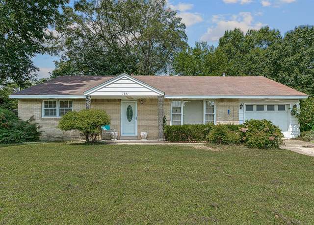 Property at 1601 Broadmoor Rd, Jonesboro, AR 72401, 2 beds, 2 baths