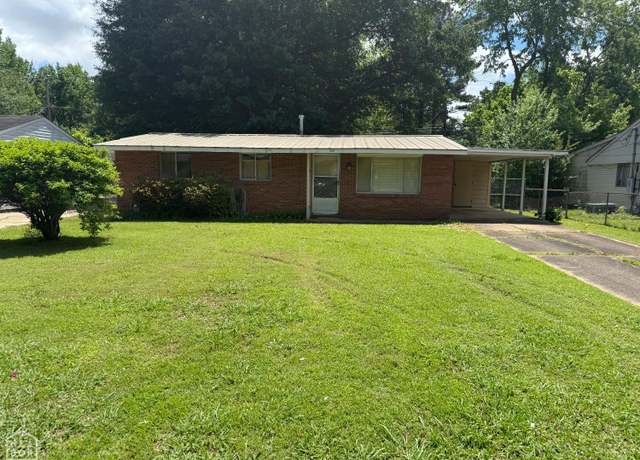 Property at 209 W Easy St, Jonesboro, AR 72401, 3 beds, 1.5 baths