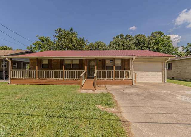 Property at 203 S 13th Ave S, Paragould, AR 72450, 3 beds, 1 bath