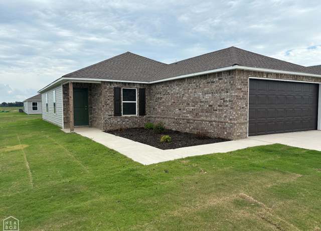 Property at 4716 Bosworth St, Jonesboro, AR 72404, 4 beds, 2 baths