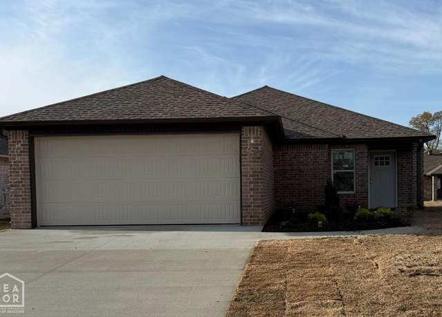Property at 5701 Morgan Dr, Jonesboro, AR 72401, 3 beds, 2 baths