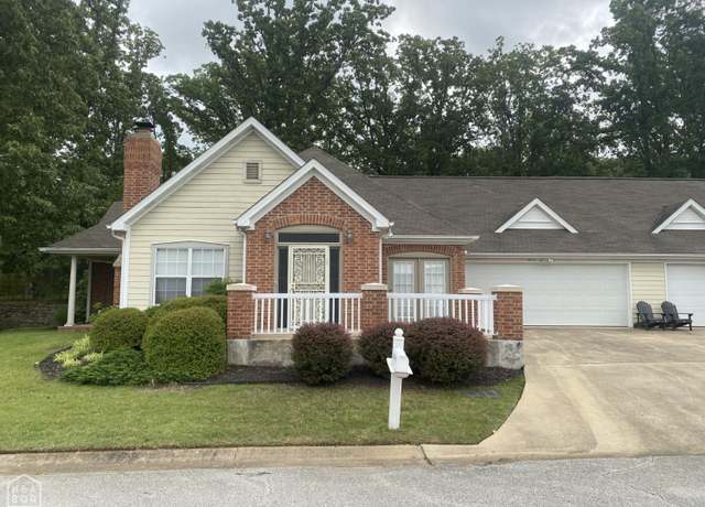 Property at 1811 Frank Hall Cir, Jonesboro, AR 72401, 3 beds, 2 baths