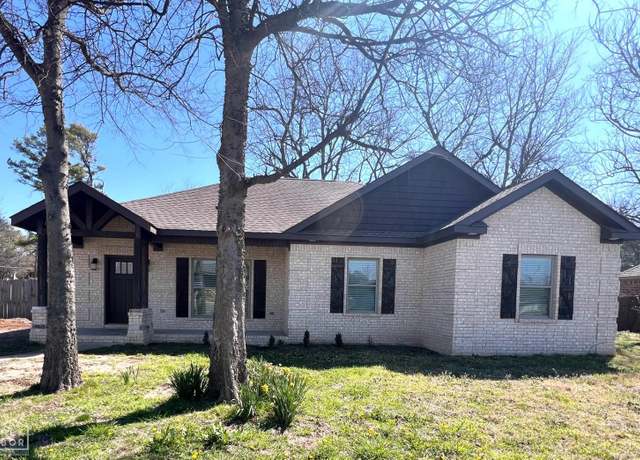 Property at 204 S Boston St, Manila, AR 72442, 3 beds, 2 baths