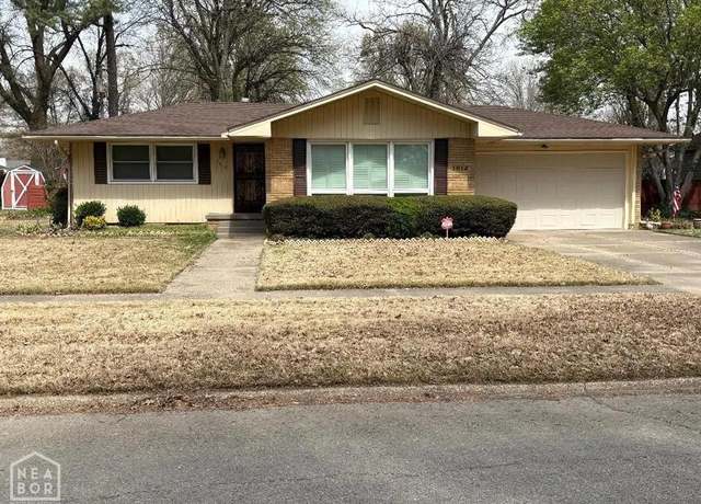 Property at 1612 Willow St, Blytheville, AR 72315, 3 beds, 1.5 baths