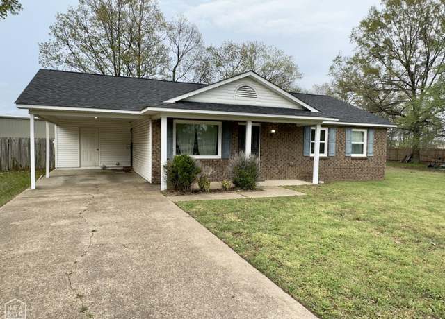 Property at 2610 Oakbrook Dr, Jonesboro, AR 72404, 3 beds, 1.5 baths